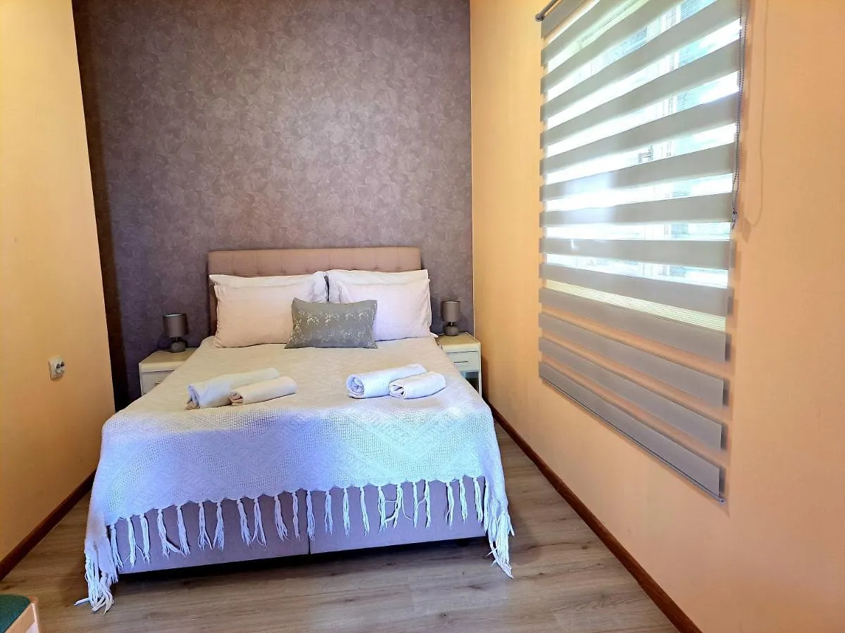 Sobe Apartmani Svitlana Sukošan Bed and breakfast